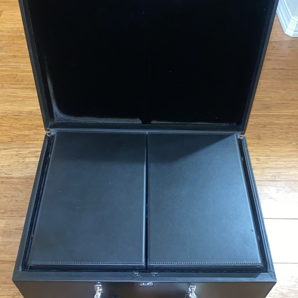 Gucci Jewelery and Watch Travel Suitcase with Diamond Pattern Cover Bag - Picture 3 of 15